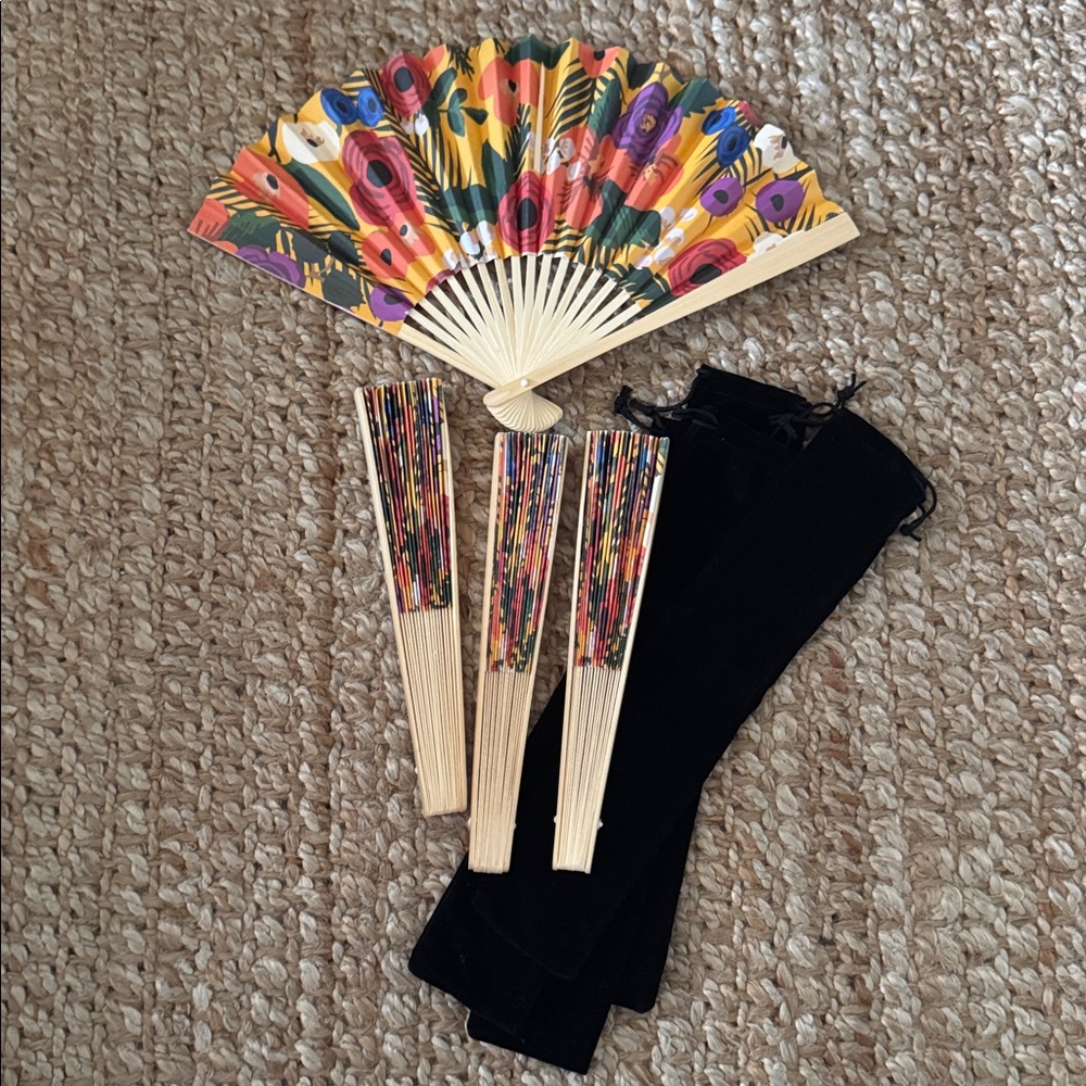 FLORAL PAPER HAND FANS VELVET BLACK HAND FAN LARGE CASES 4 FANS 4 CASES BUNDLE